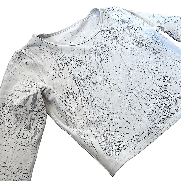 LULULEMON Wunder Train Cropped Long Sleeve Shirt in 
Thread Dye White, Size 8 - Picture 3 of 4